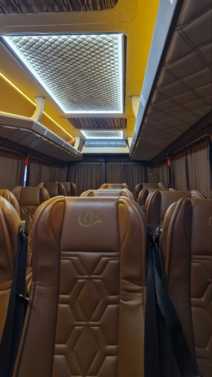 Салон Mercedes 907 с комфортными пассажирскими креслами